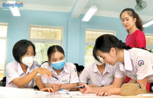 NGHIÊN CỨU TRẦM CẢM, LO ÂU, STRESS VÀ MỘT SỐ
YẾU TỐ LIÊN QUAN Ở HỌC SINH TRUNG HỌC PHỔ THÔNG
TẠI THÀNH PHỐ QUẢNG NGÃI, TỈNH QUẢNG NGÃI, NĂM 2024